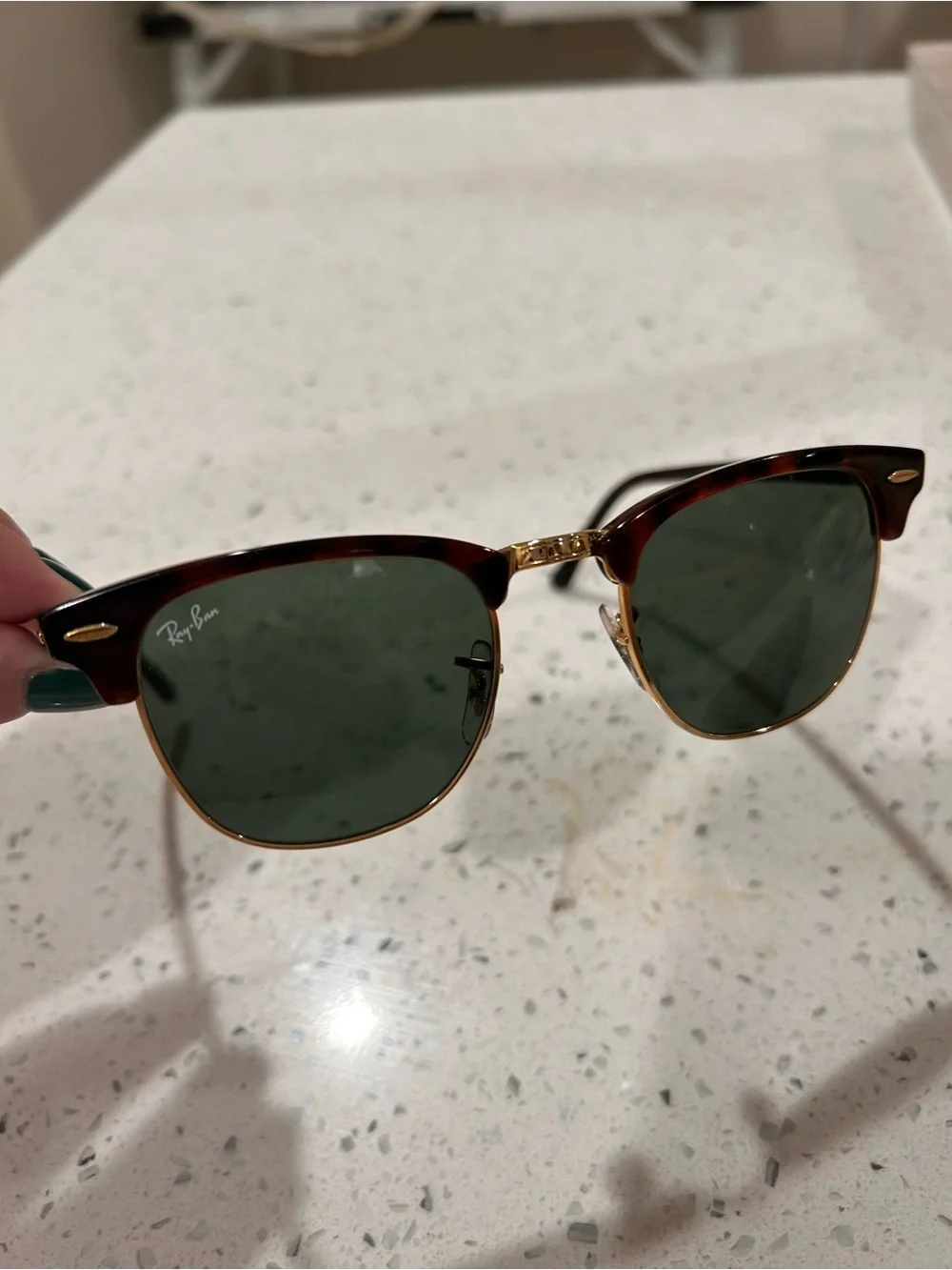 Ray-Ban Clubmaster Sunglasses in Tortoiseshell and Gold with cleaning cloth & ca